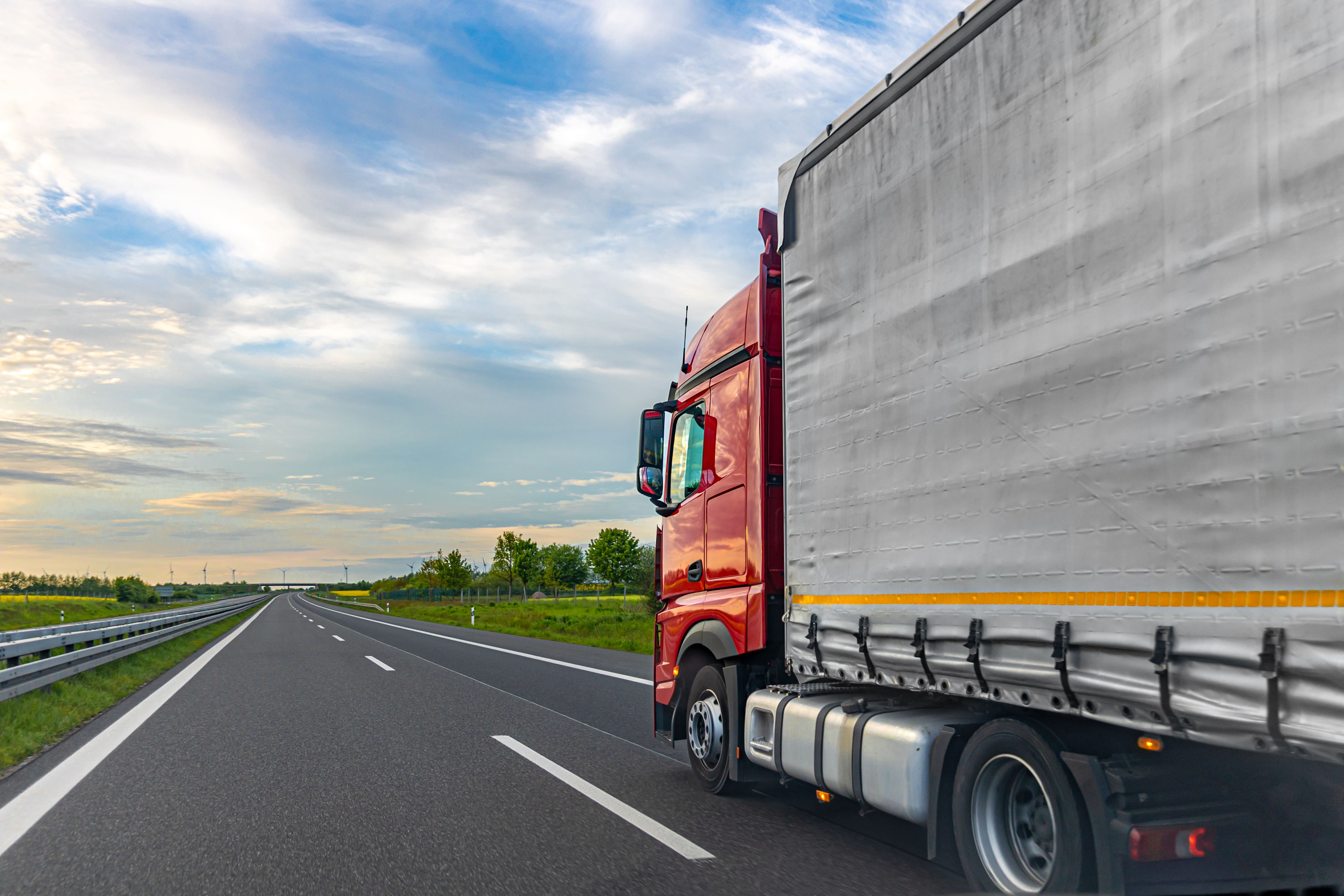 Alta dos custos desafia o transporte rodoviário de cargas em 2026 e reforça a importância da eficiência logística
